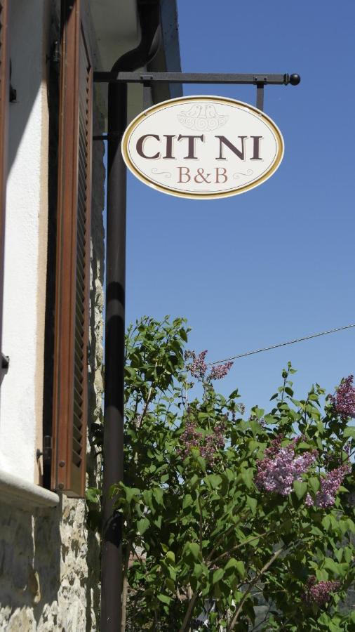 Cit Ni Acomodação com café da manhã Bosia Exterior foto